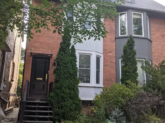 Annex Bright Large Basement apartment by Dupont subway