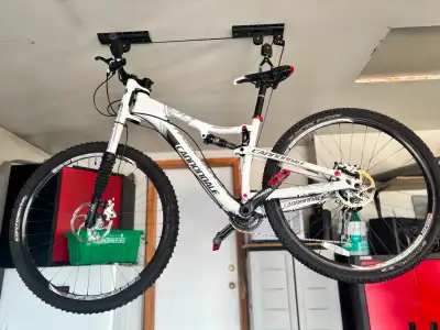2012 Cannondale Scalpel 29er lefty full suspension. Excellent condition , like new. I would also con...