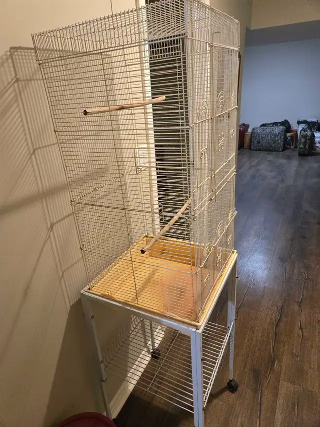 Large bird cages on wheels in Accessories in St. Catharines - Image 4