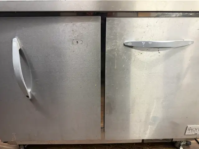 Ikon Sandwich Prep Table in Refrigerators in Thunder Bay - Image 2