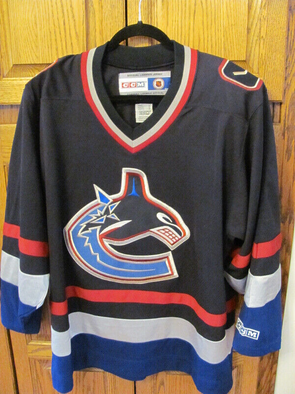 NHL Vancouver Canucks Jersey in Arts & Collectibles in Edmonton - Image 2