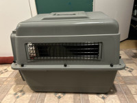 Dog crate ( like New)