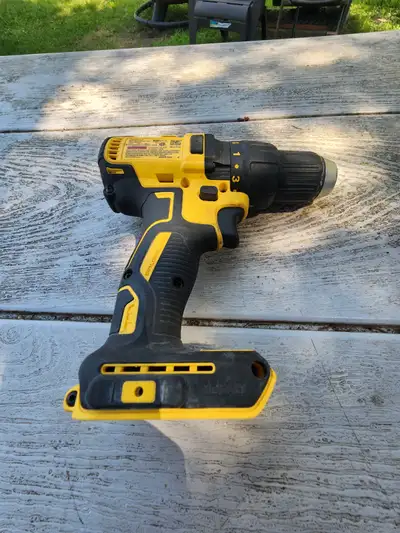 Dewalt DCD777 1/2" 20V Cordless Drill Driver Like New, View more