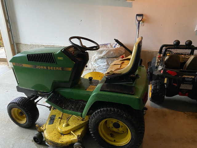 John Deere  285 lawn tractor  in Farming Equipment in Markham / York Region - Image 2