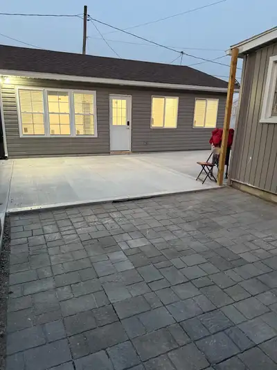 House for Rent – Prime Location in Windsor! Address: 2682 Lloyd George Blvd, Windsor, ON Beautiful 3...