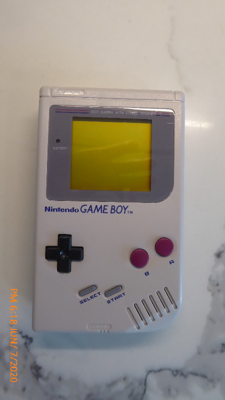 Original 1989 Game Boy. Includes 32 Games. Rare Carrying case in Toys & Games in City of Toronto - Image 3
