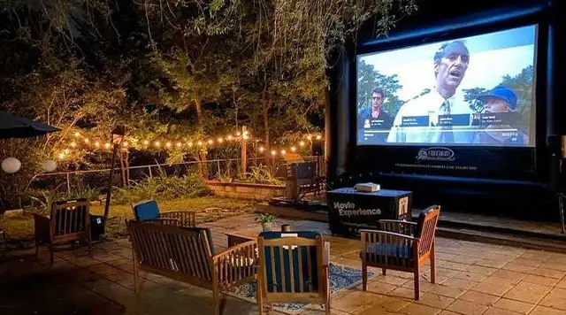 new 8K projector and 100 inch screen with speakers628643658270751216