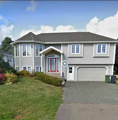 beautiful 5 beds 2 baths house in west royalty for rent