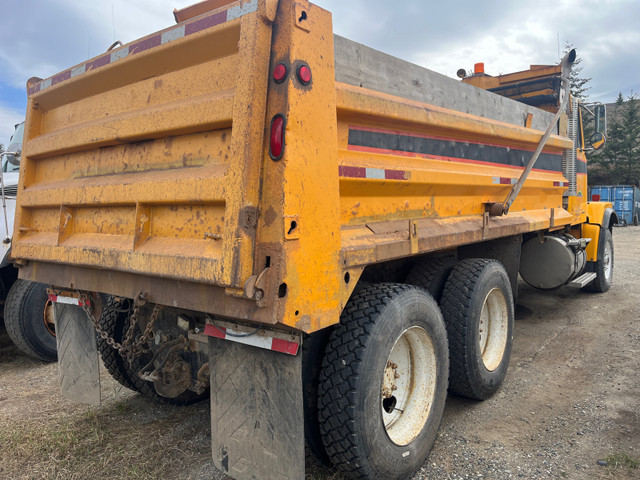 Volvo Dump Truck in Heavy Trucks in Williams Lake - Image 4