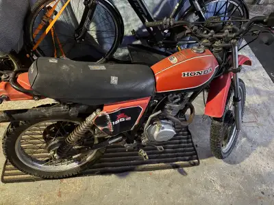 This classic 1981 Honda XL185S is a great vintage dual-purpose motorcycle, showing its age with some...