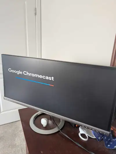 Like NEW, works perfectly. 29" 2K resolution display. Comes with power and HDMI cables. Originally b...