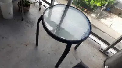 Available immediately on P3 of my building. I am the owner. 250 monthly.