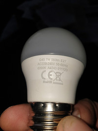 220-240V AC LED light bulbs; Lot of x10 pcs