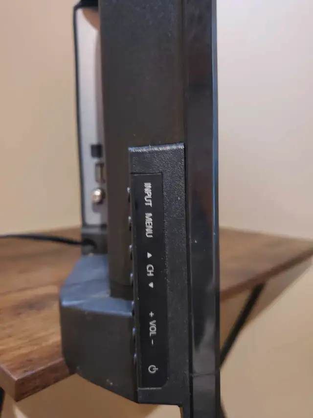 24 inch RCA LCD TV in TVs in Ottawa - Image 3