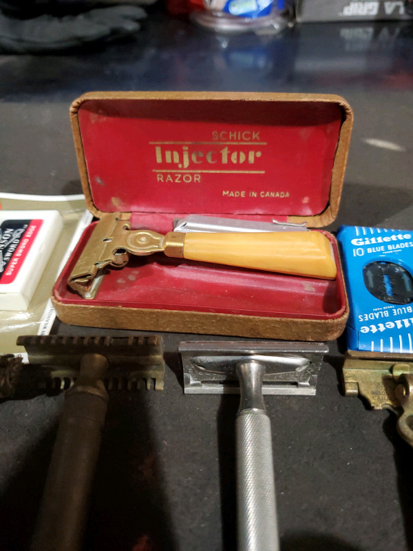 Vintage safety razor collection  in Arts & Collectibles in Regina - Image 2