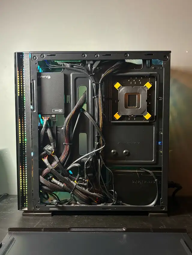 custom gaming/desktop computer65712750672003122