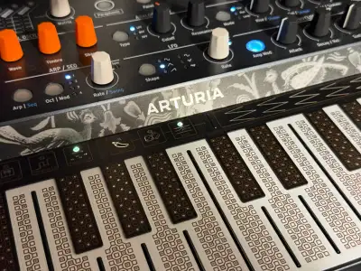 Original owner. From pet free and smoke free house. Has only a few hours of use on it. Never left ho...