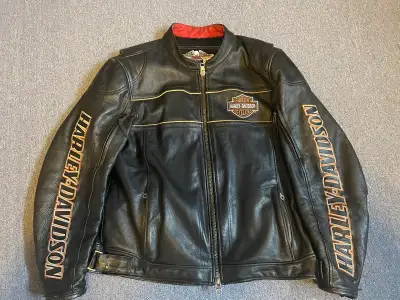 Genuine Harley Davidson Men's XL Leather Motorcycle Jackets in excellent condition.