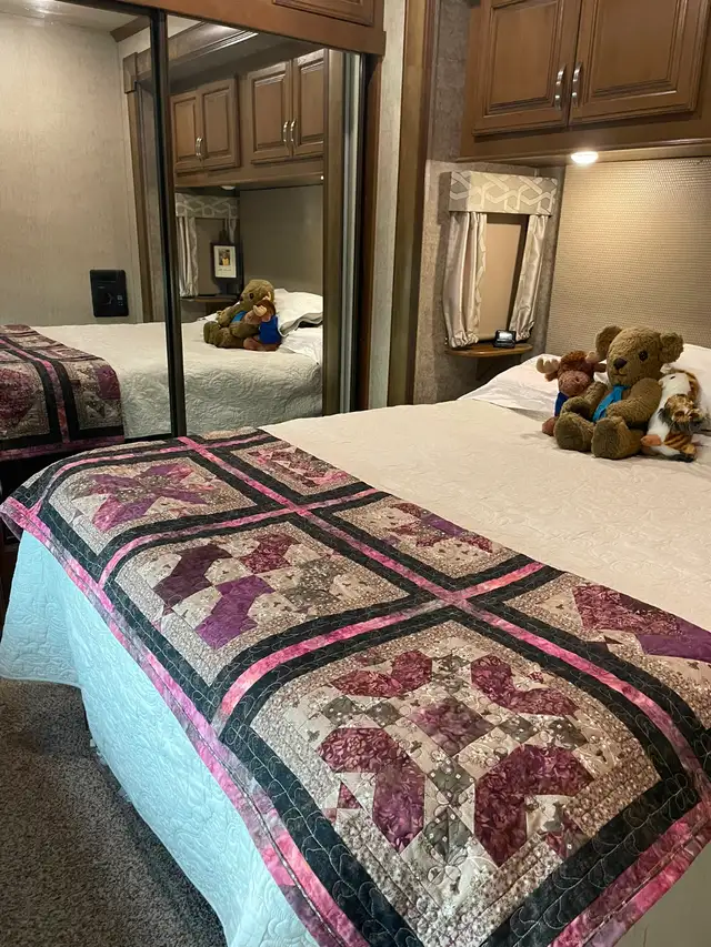 Turnkey Okanagan Retreat- Site #1–Vintners on the Creek RV Park in Park Models in Penticton - Image 11