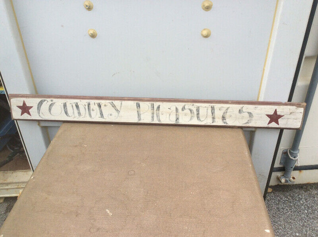 Vintage hand painted wood sign - “COUNTRY PLEASURES” ! in Arts & Collectibles in City of Toronto