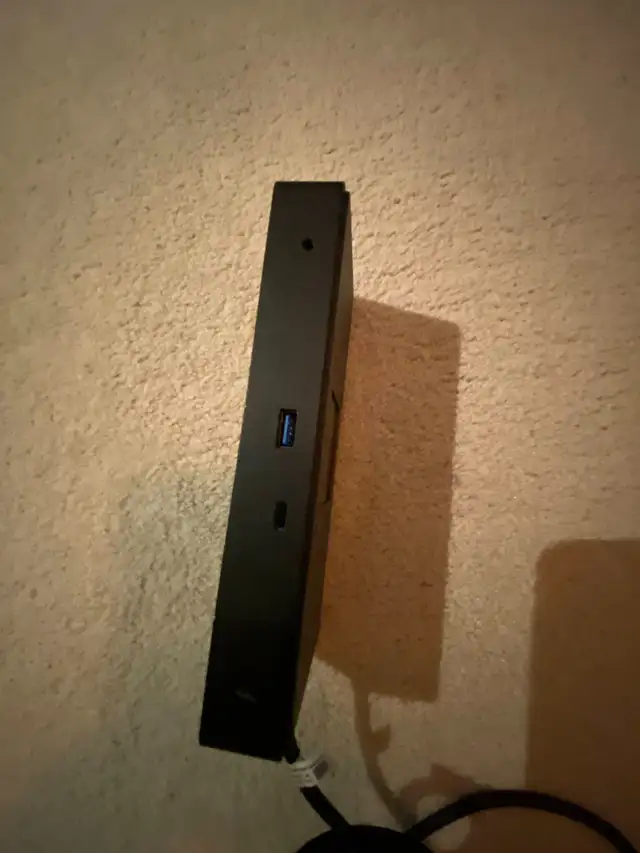 DELL WD19TB Thunderbolt Docking with 180W AC Power Adaptor in Laptop Accessories in Ottawa - Image 4