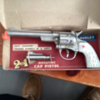 HUBLEY, 2 in 1 cap gun in repro box