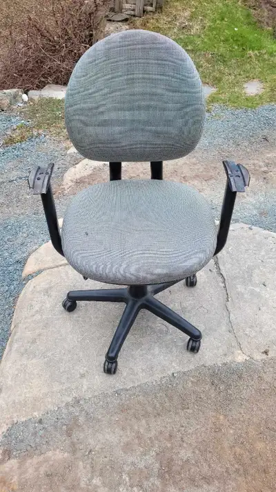 Vintage Steelcase Office Chair with Arms, View more
