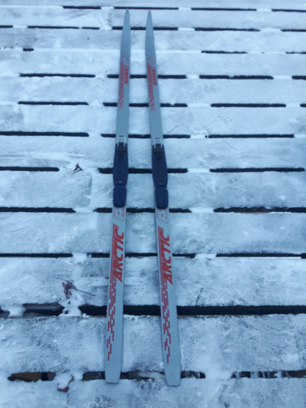 KARHU X COUNTRY WAXLESS SKIS 160 CM in Ski in Gatineau