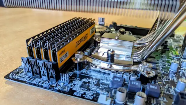 Crucial Ballistix Tactical 8GB CL8  DDR3 1600 PC12800 Memory RAM in System Components in Mississauga / Peel Region - Image 4