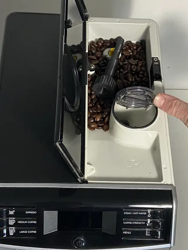 Automatic Espresso Machine Saeco Minuto in Coffee Makers in Markham / York Region - Image 7