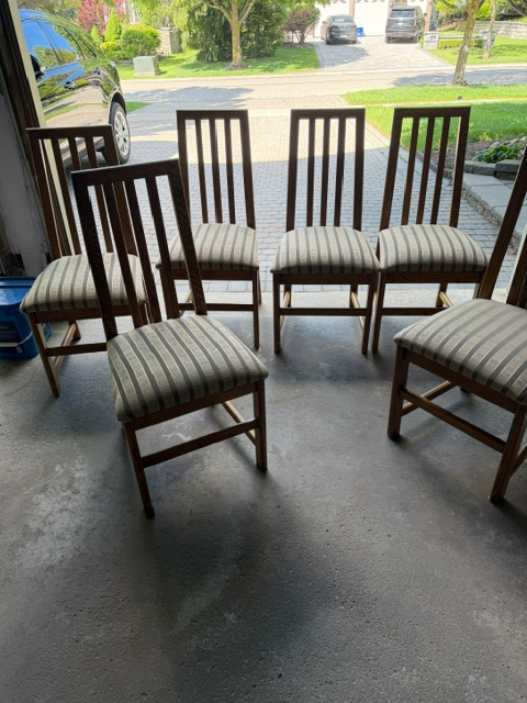 Kitchen Table with Six chairs - Oak in Dining Tables & Sets in Markham / York Region - Image 5
