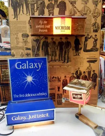 Lanternes Publicitaires Vintage - Michelob, Galaxy, Corona, View more