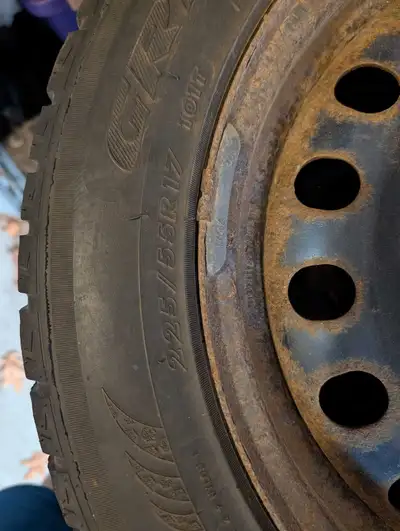 These 225/55R17 General winter tires are ready to help you navigate through the snowy Canadian lands...