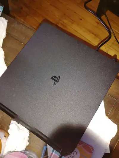  PlayStation 4 Slim 1 Tb à vendre – Excellente condition! , View more