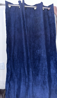 1 blue curtain