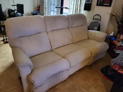 Divan/sofa 3 places à donner, View more