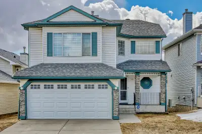 Executive Detached House in Arbour Lake for Rent 4 Bdrm 3.5 Bath