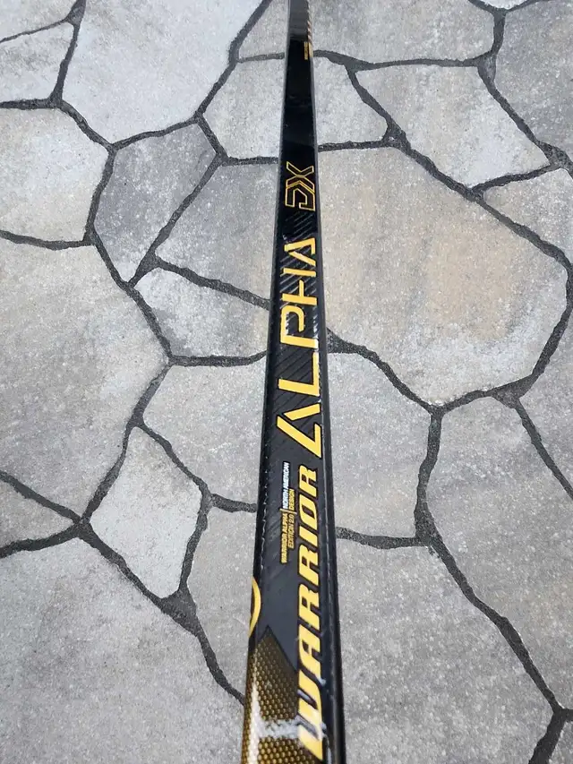 Warrior Alpha DX Gold Junior Hockey Stick 50 Flex in Hockey in Ottawa - Image 10