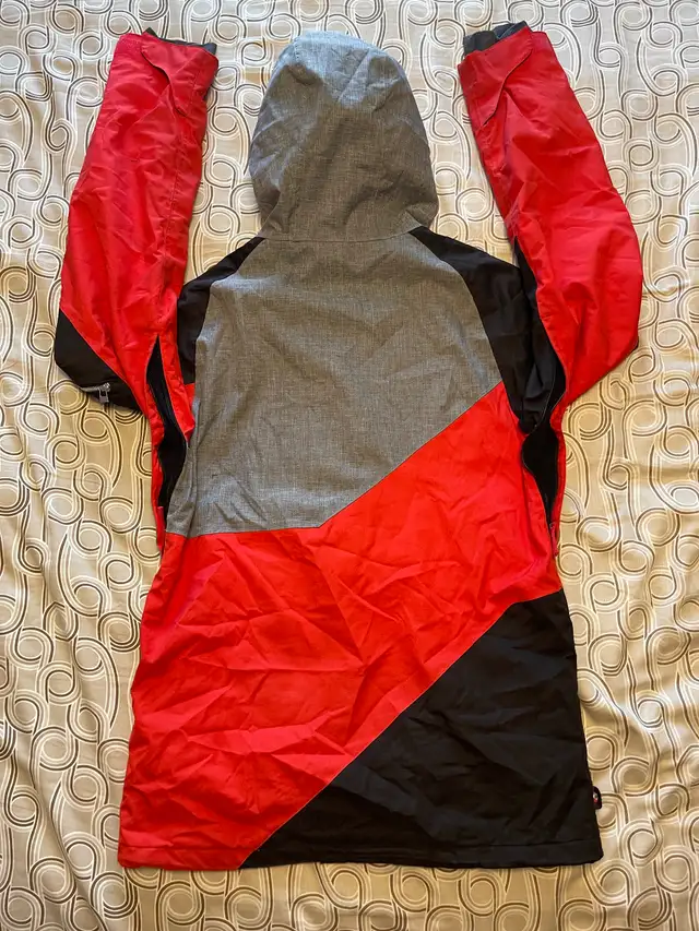 Men’s medium RIDE snowboard jacket in Snowboard in Calgary - Image 10
