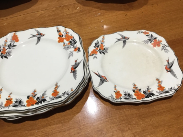 Vintage Dinnerware in Arts & Collectibles in Kingston - Image 4