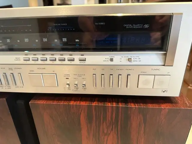 SANSUI Vintage 7900Z Digital Quartz Synthesizer Stereo Receiver in Stereo Systems & Home Theatre in Markham / York Region - Image 4