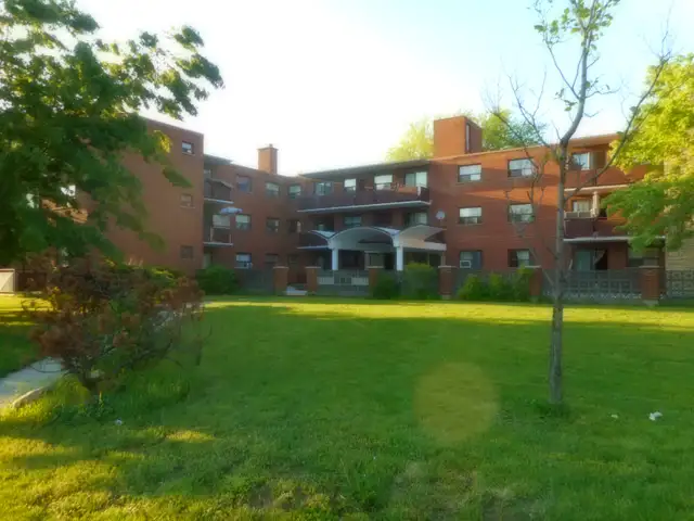 1 Bedroom Apartment Available at 2685 King St E, Hamilton!!