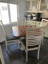 Solid wood table & 4 chairs 