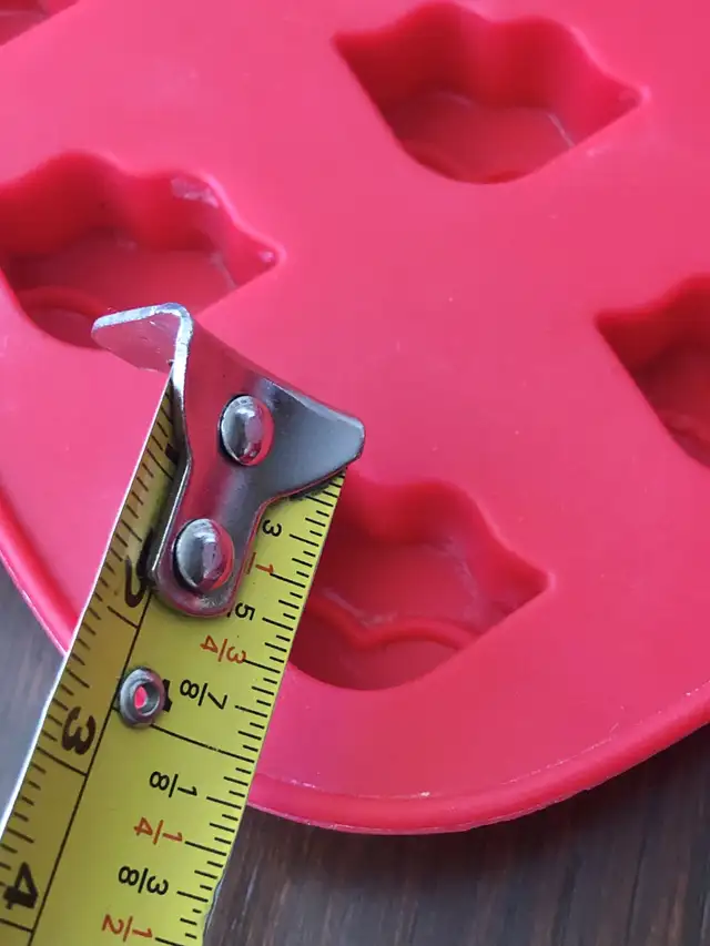 Silicone Chocolate Candy Molds Mold Craft Spoon Lips Hearts in Hobbies & Crafts in Calgary - Image 7