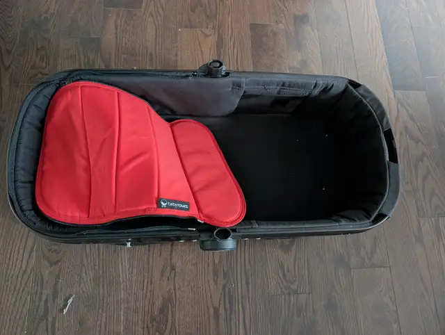 Scroller with sleeping carrier on side in Strollers, Carriers & Car Seats in Markham / York Region - Image 4