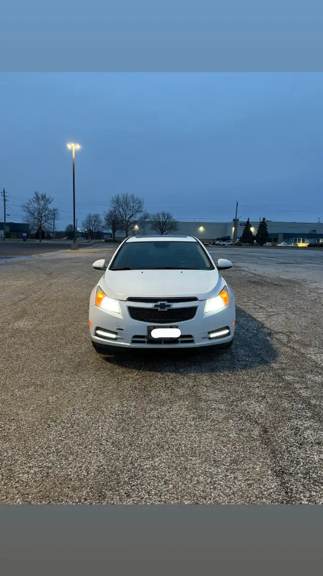 2013 Chevy Cruze in Cars & Trucks in Windsor Region - Image 2