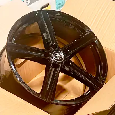BRAND NEW set of four 19" aluminum rims for your Toyota Camry, RAV4, Toyota Sienna Corolla Cross, Av...