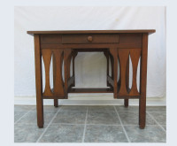 ANTIQUE MISSION ARTS & CRAFTS OAK DESK