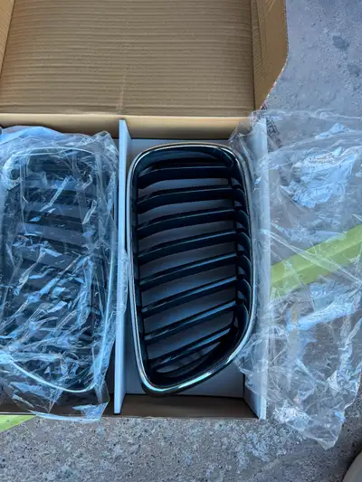 BMW OEM Kidney Grills (2016 M235i F22) Amazing condition