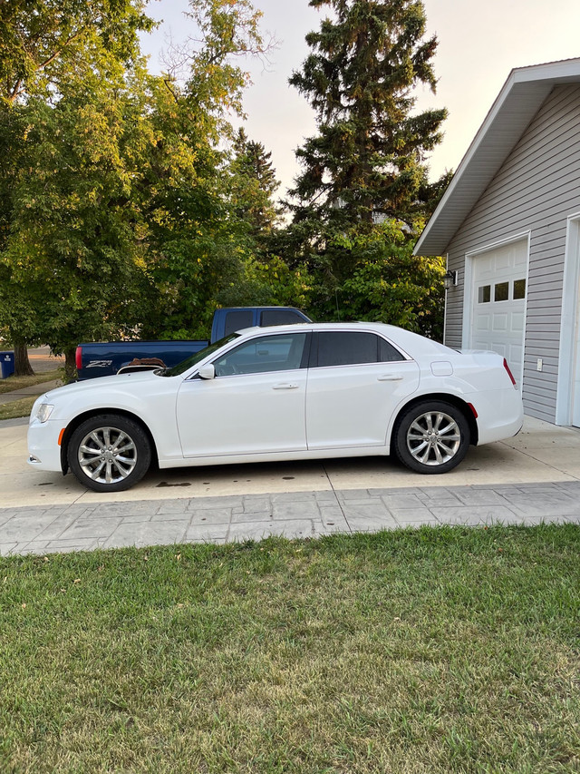 2016 Chrysler 300 in Cars & Trucks in Saskatoon - Image 2